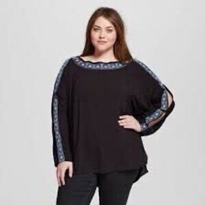 NWT Ava & Viv Boho Boat Neck Cold Shoulder Embroidered Sleeve Hi/Lo Black Top